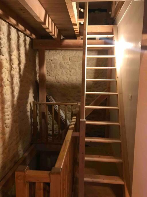 La Maison Du Puit Castels Экстерьер фото
