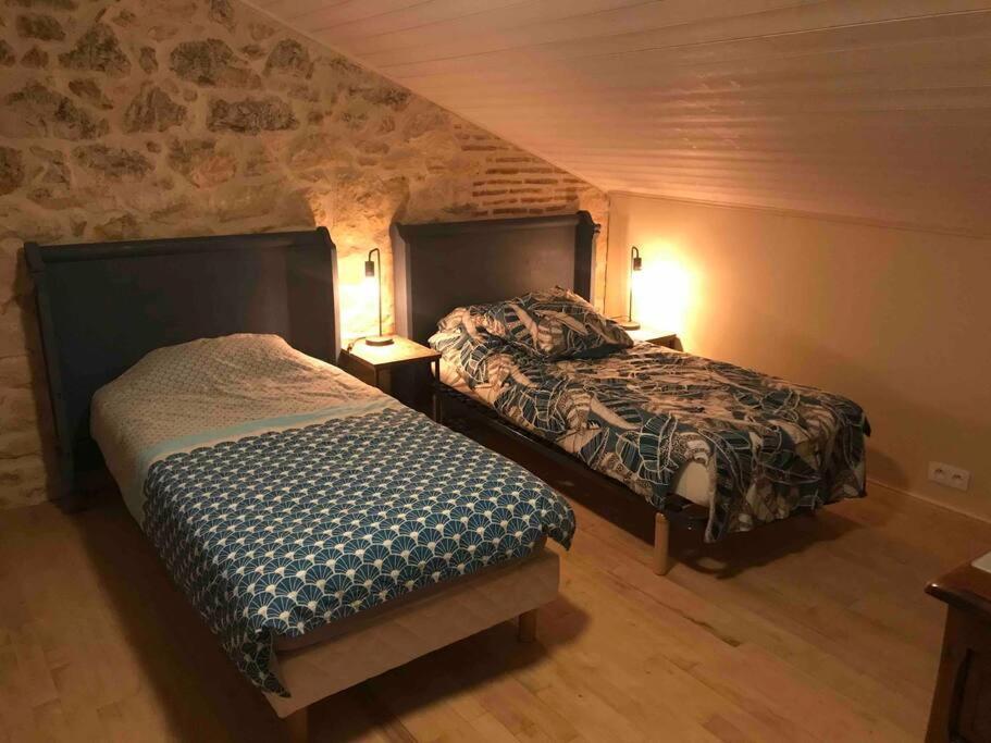 La Maison Du Puit Castels Экстерьер фото